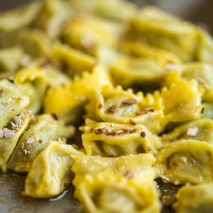 TartufLanghe - Wholesale Olive Oil - Cold-Pressed EVOO with Black Truffle Slice – L’Oro in Cucina2