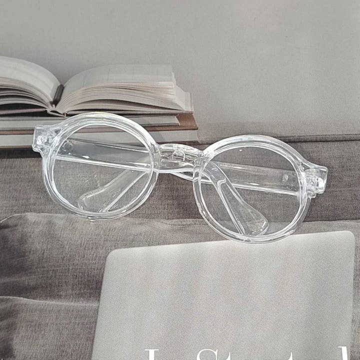 Accessoires de poupée en verre transparent et noir faits à la main pour la vente par Sparkling Extras