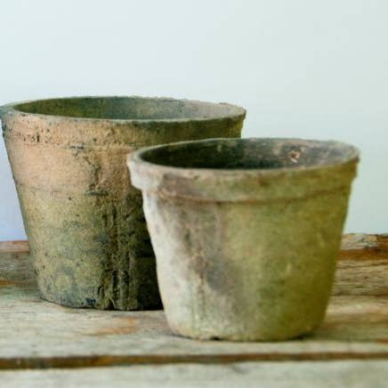 Wembley Terra Cotta Farm Pots, Mossed Blackstone (Case 24) for wholesale by Pacific Home & Garden