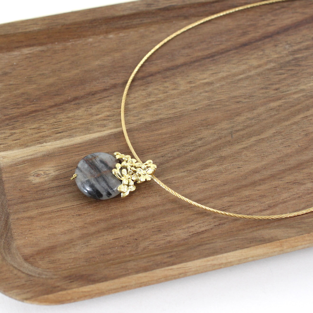 Pretty Persuasions - Wholesale Choker/Collar - N24187 Flower Motif Stone Charm Choker2