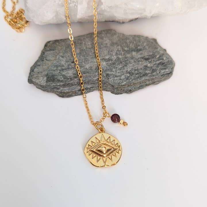 Collier en grenat Evil Eye pour la vente par Bliss Vibez