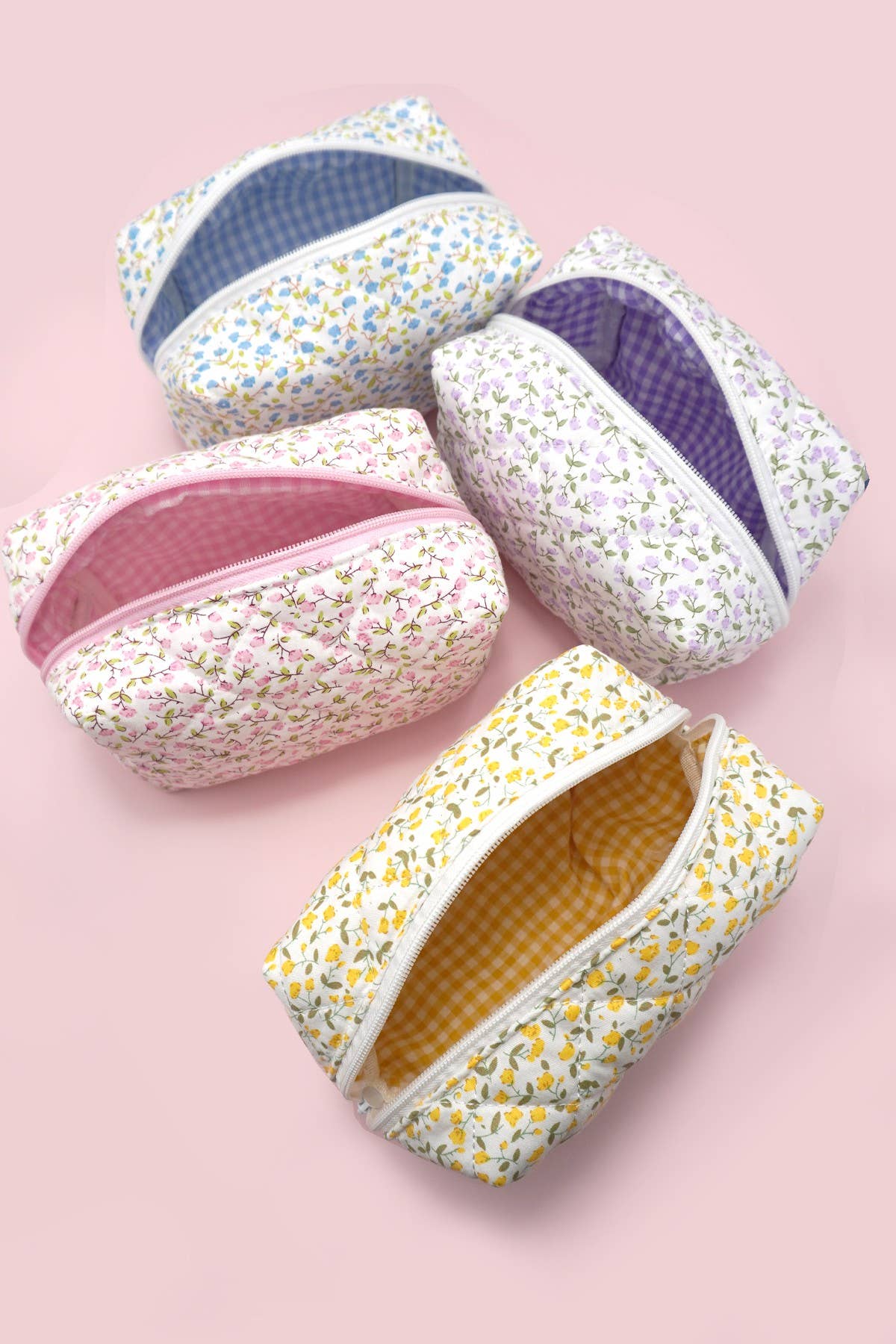 JOSSLYN by wall to wall - Wholesale Makeup/Cosmetic Bag - DITSY QUILTED COTTON FLORAL COSMETIC POUCH BAG | 40P5574