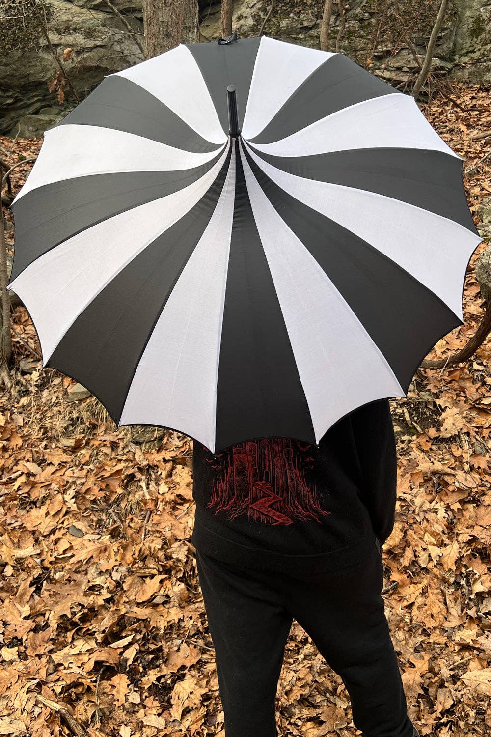 vampirefreaks - Wholesale Umbrella - Unisex - Batwing Pagoda Umbrella [BLACK/WHITE STRIPED]5