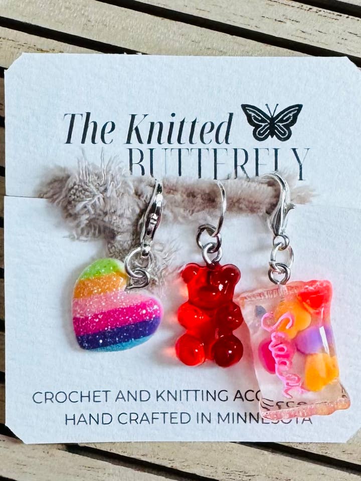 Friandises pour la vente par The Knitted Butterfly
