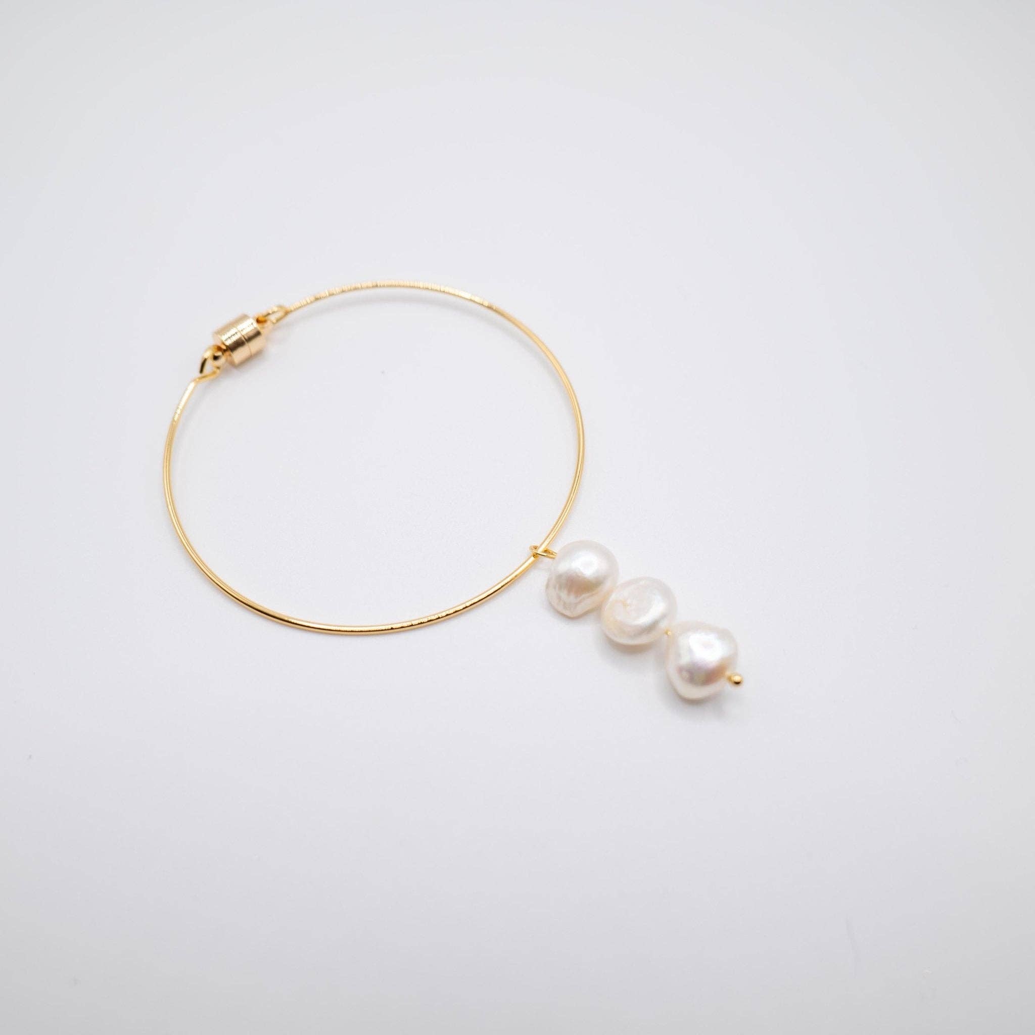 OE! - Wholesale Beaded Bracelet - TRIO PEARLS - Bracciale