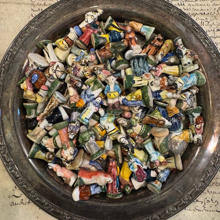 Monahan Papers - Wholesale Decorative Figurine - 100 pcs of French Feves and Santons - FEVES