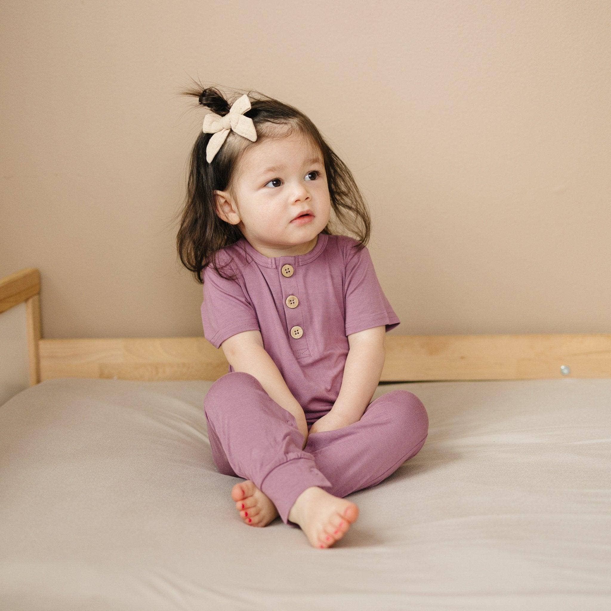 Little Joy Co. - Vente Barboteuse – bébé - Barboteuse Henley en bambou23