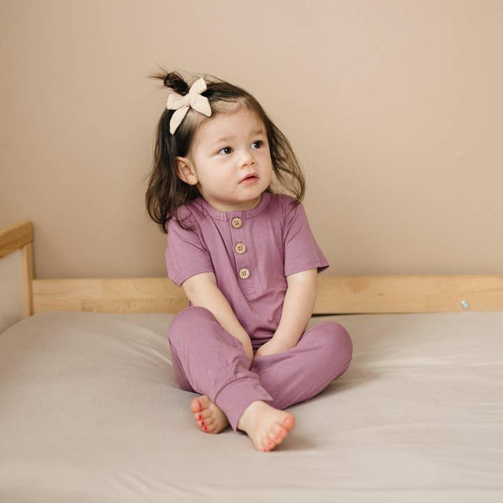 Little Joy Co. - Vente Barboteuse – bébé - Barboteuse Henley en bambou23