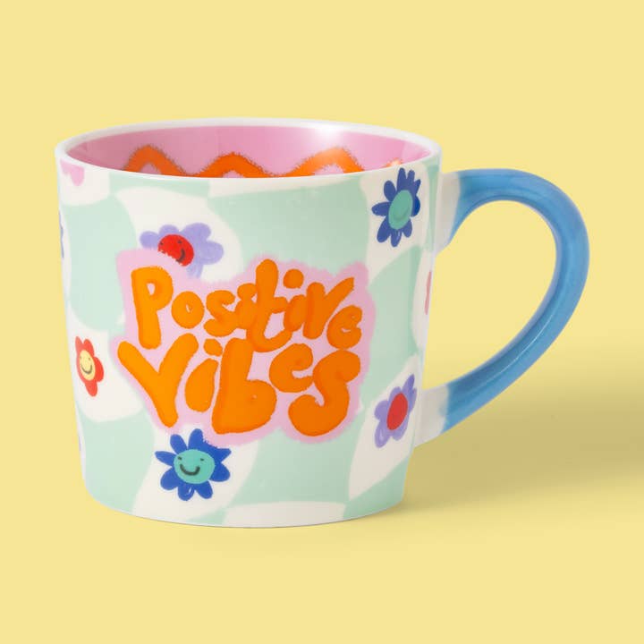 Tasse Positive Vibes pour la vente par Eleanor Bowmer