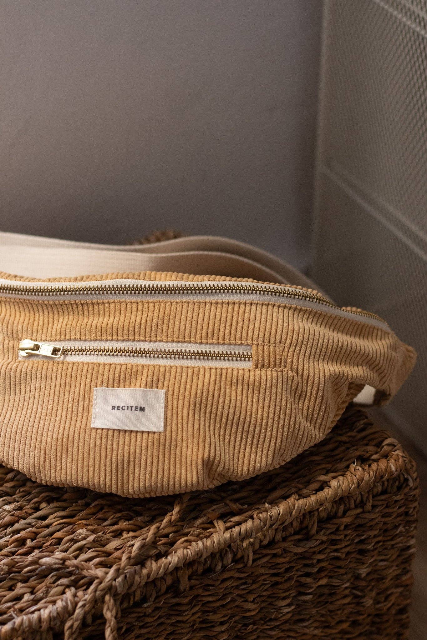 Recitem - Wholesale Crossbody Bag - Unisex - Banane Jade2