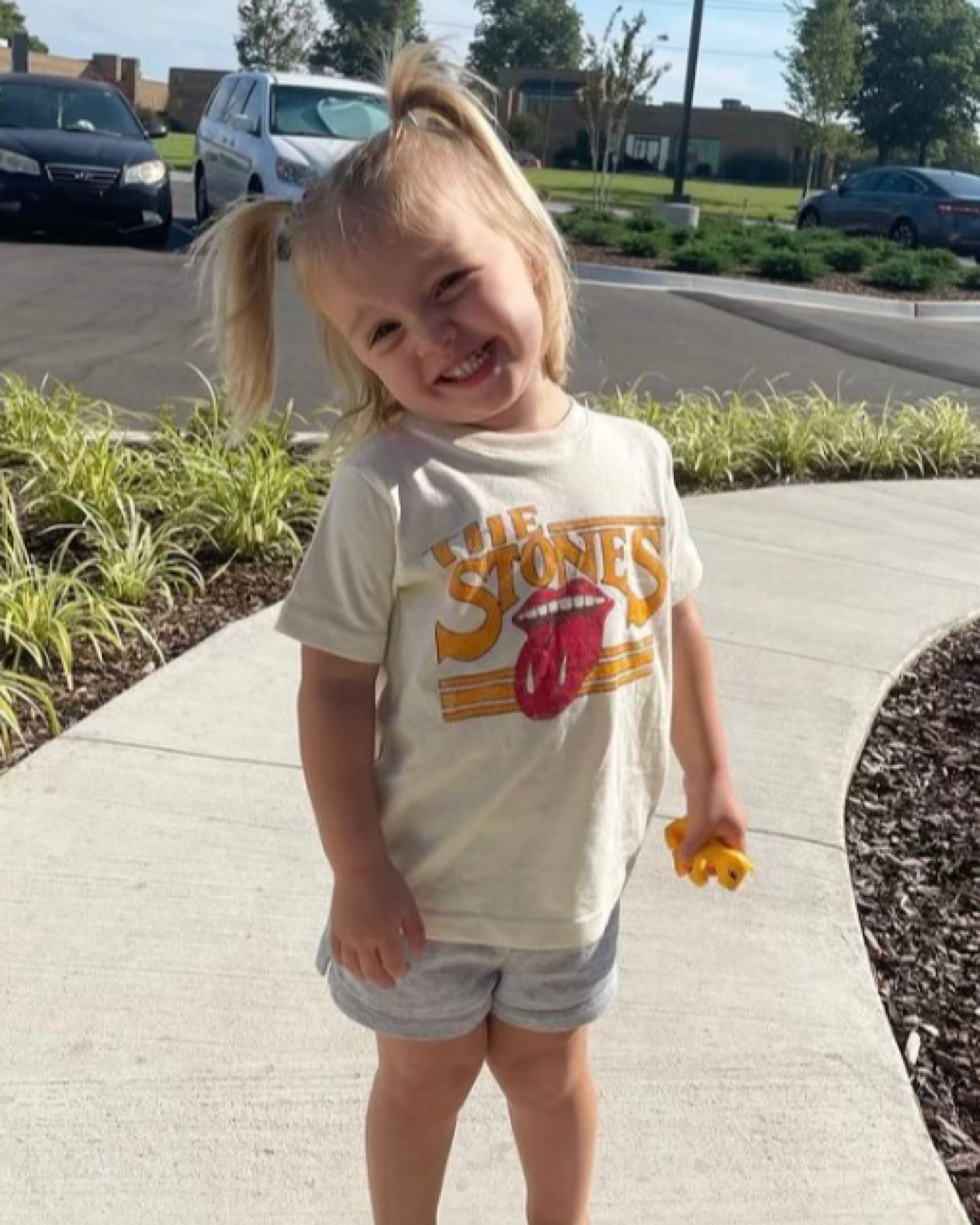 LivyLu - Wholesale Screen Printed T-Shirt - Kids - Children's Rolling Stones Stoned Cream Licensed Graphic Tee4