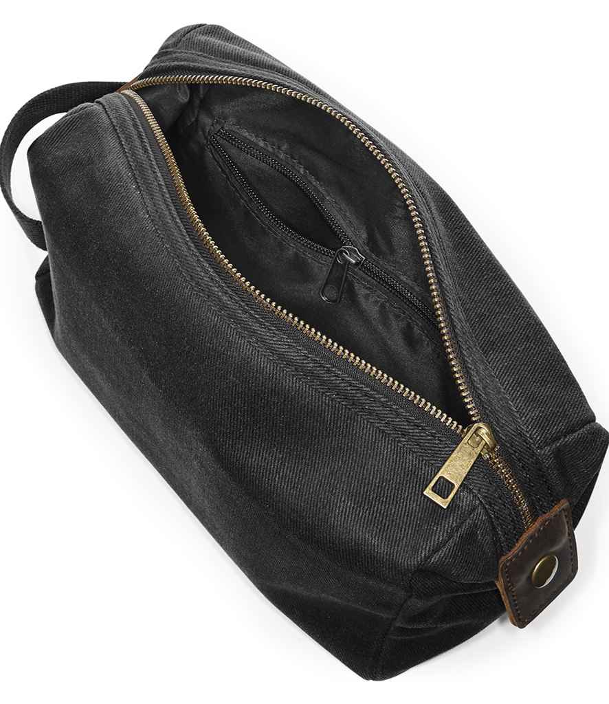 Pierre Francis – wholesale Toiletry bag – men's – Quadra - Heritage Waxed Canvas Wash Bag1