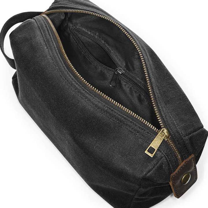 Pierre Francis – wholesale Toiletry bag – men's – Quadra - Heritage Waxed Canvas Wash Bag1