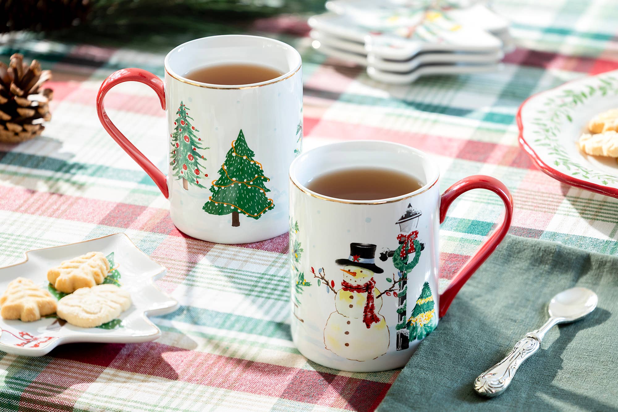 Grace Teaware - Wholesale Coffee Mug - Jolly Snowman 11oz Fine Porcelain Mug with Red Handle