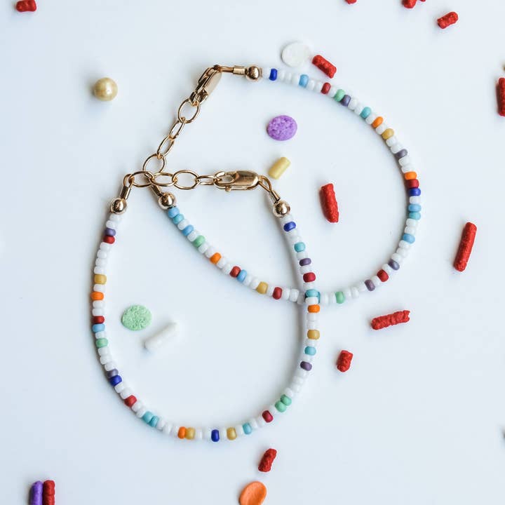 Braccialetto compleanno per la vendita all'ingrosso da parte di Joyful Bead Company