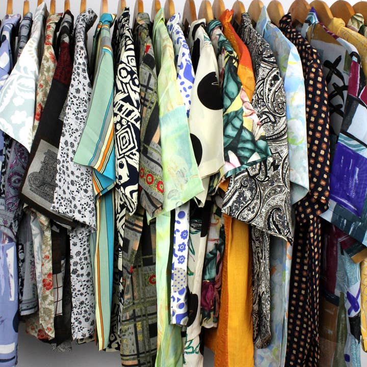 Blusa vintage a maniche corte con bottoni - lunghezza originale per la vendita all'ingrosso da parte di Sun's Out!