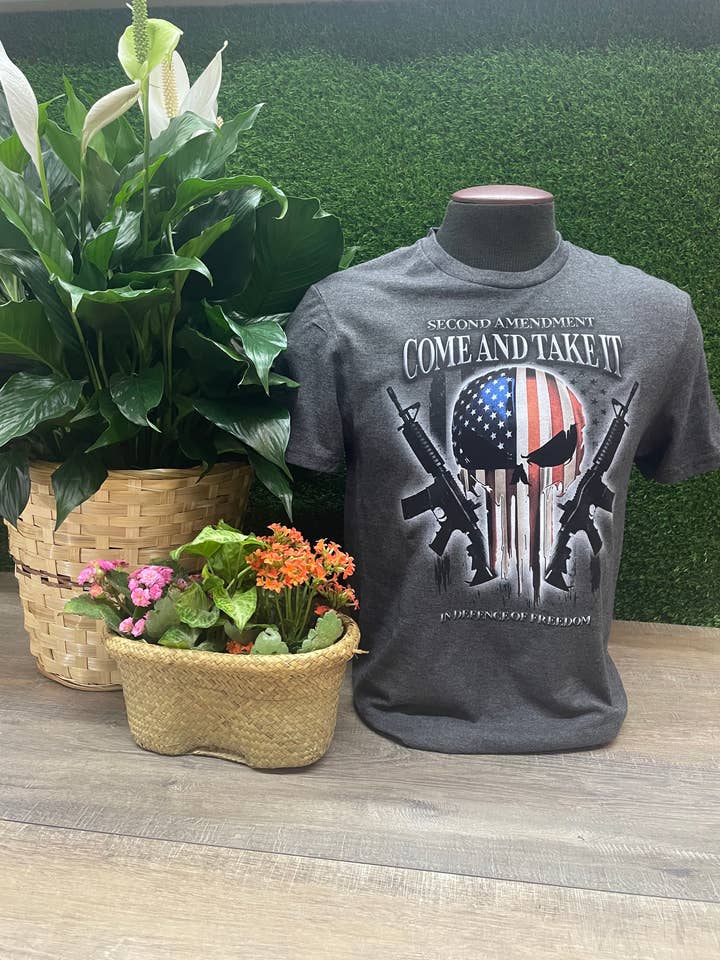 T-shirt Deuxième Amendement pour la vente par Log Cabin Trading Post