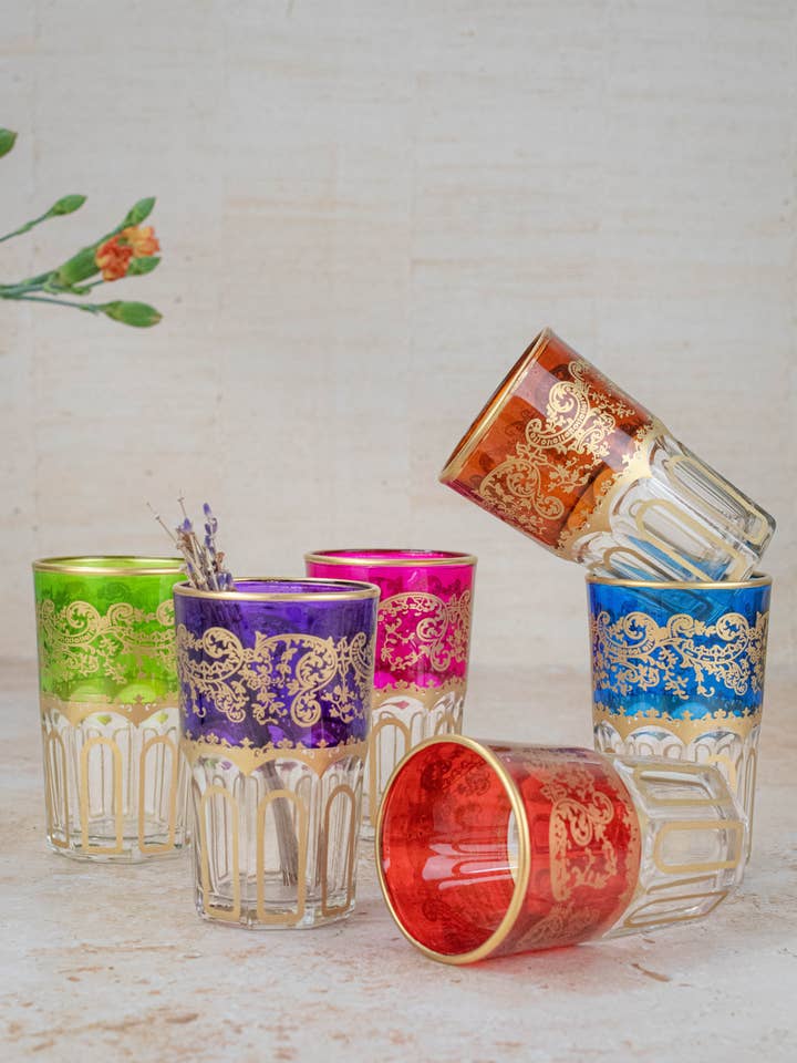 Sæt med 6 marokkanske teglas i forskellige farver for engroshandel hos Maison Berber