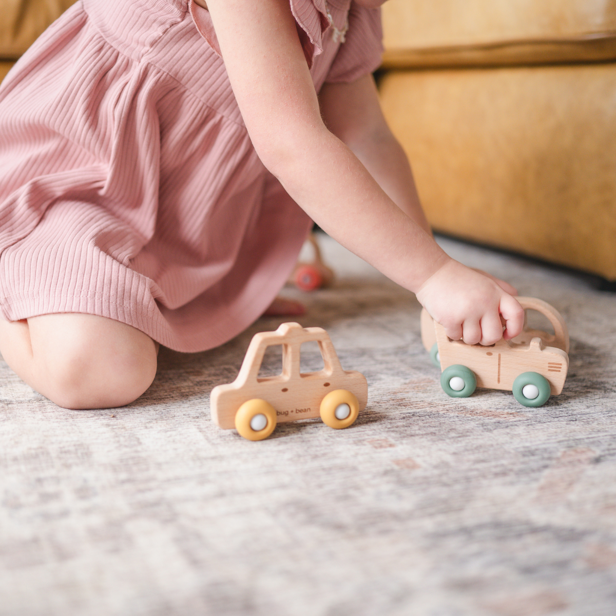 bug + bean kids - Vente Jouet en bois – enfant - Taxi en bois | Collection Wheelies1