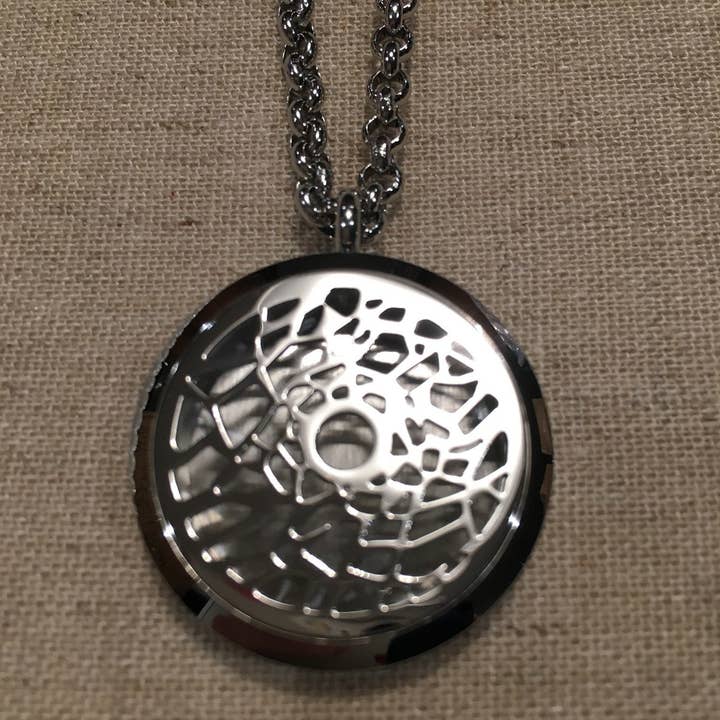 Spinnennetz, ätherisches Öl, hypoallergen, chirurgischer Edelstahl 316L für den Großhandel von Baltic Essentials