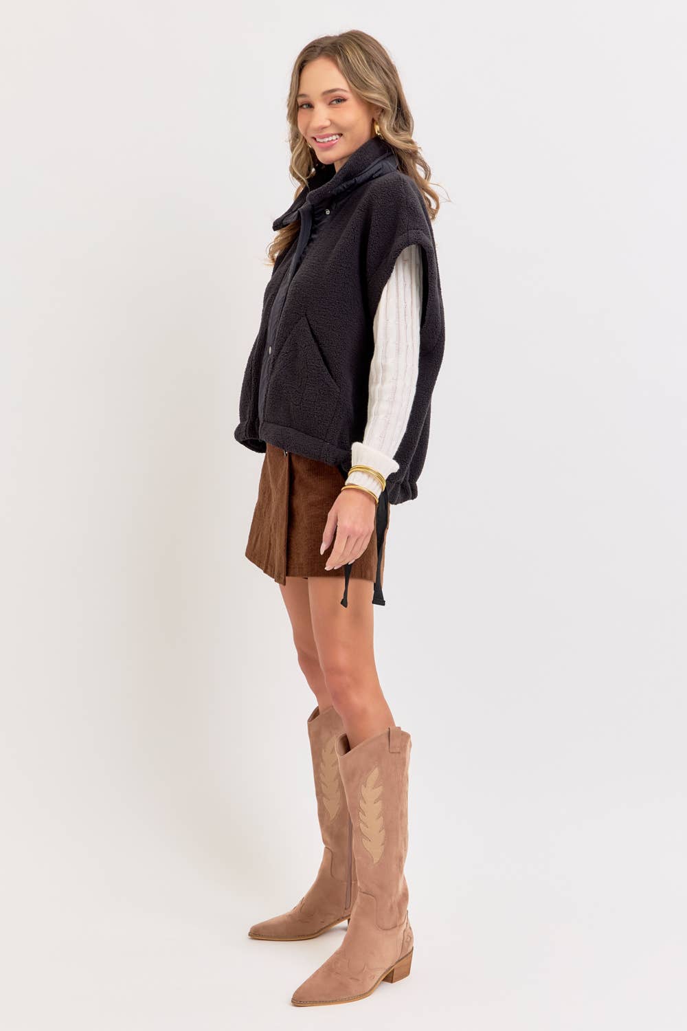 Sweet Lovely by Jen - Wholesale Outerwear Vest - Women's - OVERSIZED FLEECE VEST24