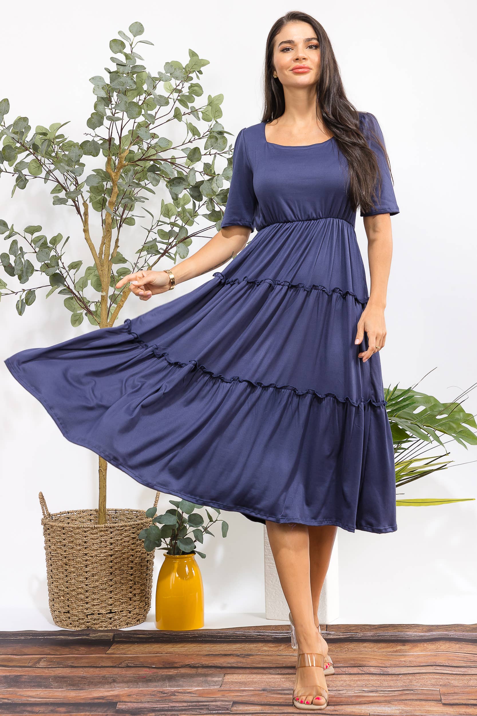 H&H Fashion Inc. – Großhandel Kleid – Damen – JR778X-S Plus Size Stufen-Midikleid mit quadratischem Ausschnitt19
