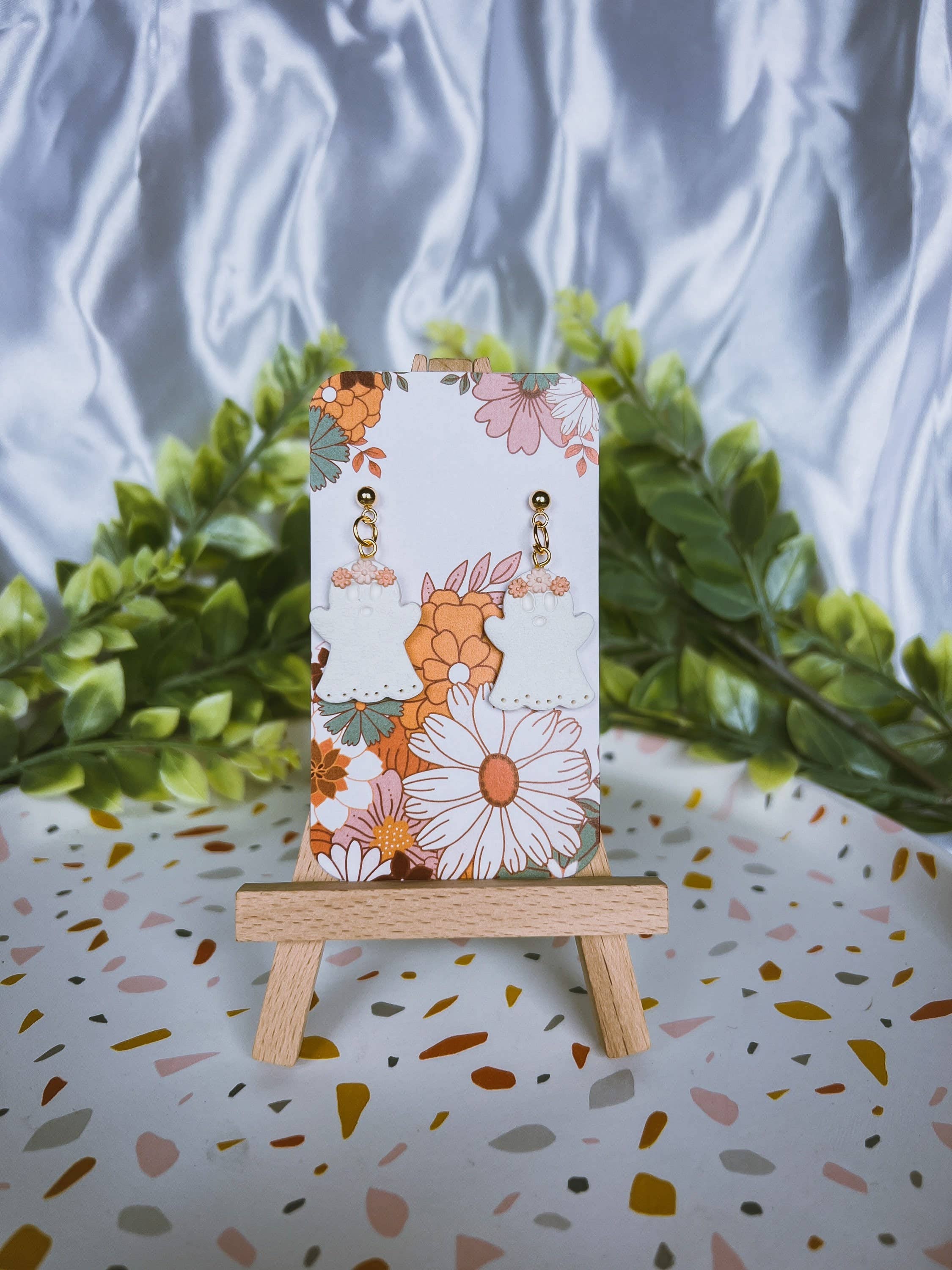 Belu Designss - Vendita all'ingrosso Orecchini pendenti - Graziosi orecchini in argilla polimerica con fantasmi bianchi2