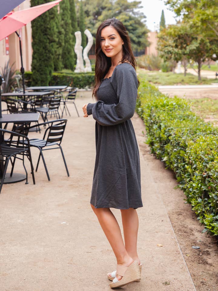 Tickled Teal – wholesale Klänning - Dam – Massiv smockad triana-klänning med fyrkantig hals5