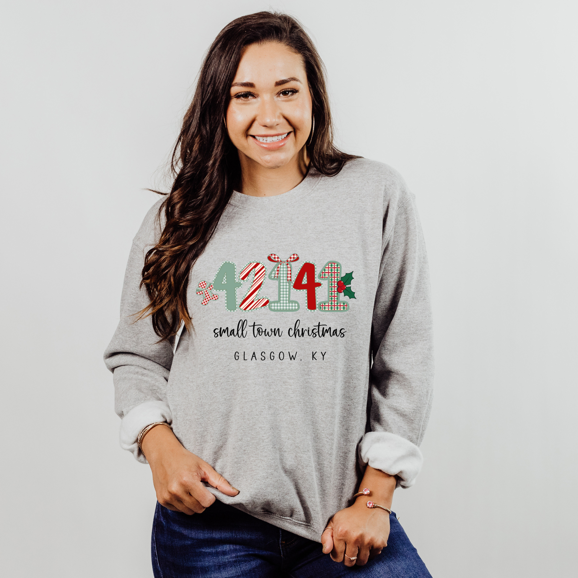 Scripted Pearl - Vente Sweat-shirt à imprimés – femme - Sweatshirt de Noël personnalisé avec graphique de petite ville.8