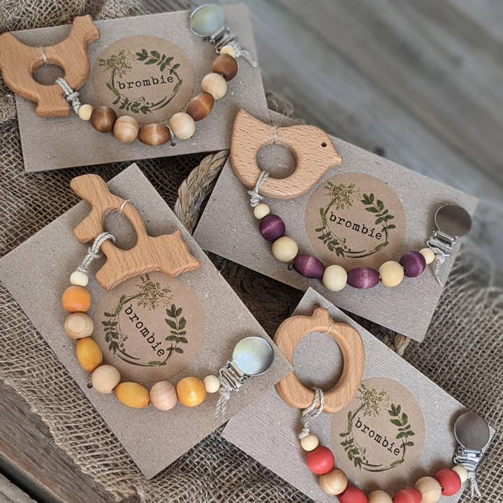 Brombie - Wholesale Pacifier Clip - Baby - Plant-based dyed wood bead pacifier clip with wood teether