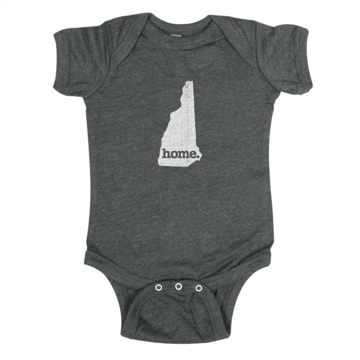 maison. Body pour bébé - New Hampshire pour la vente par Home State Apparel