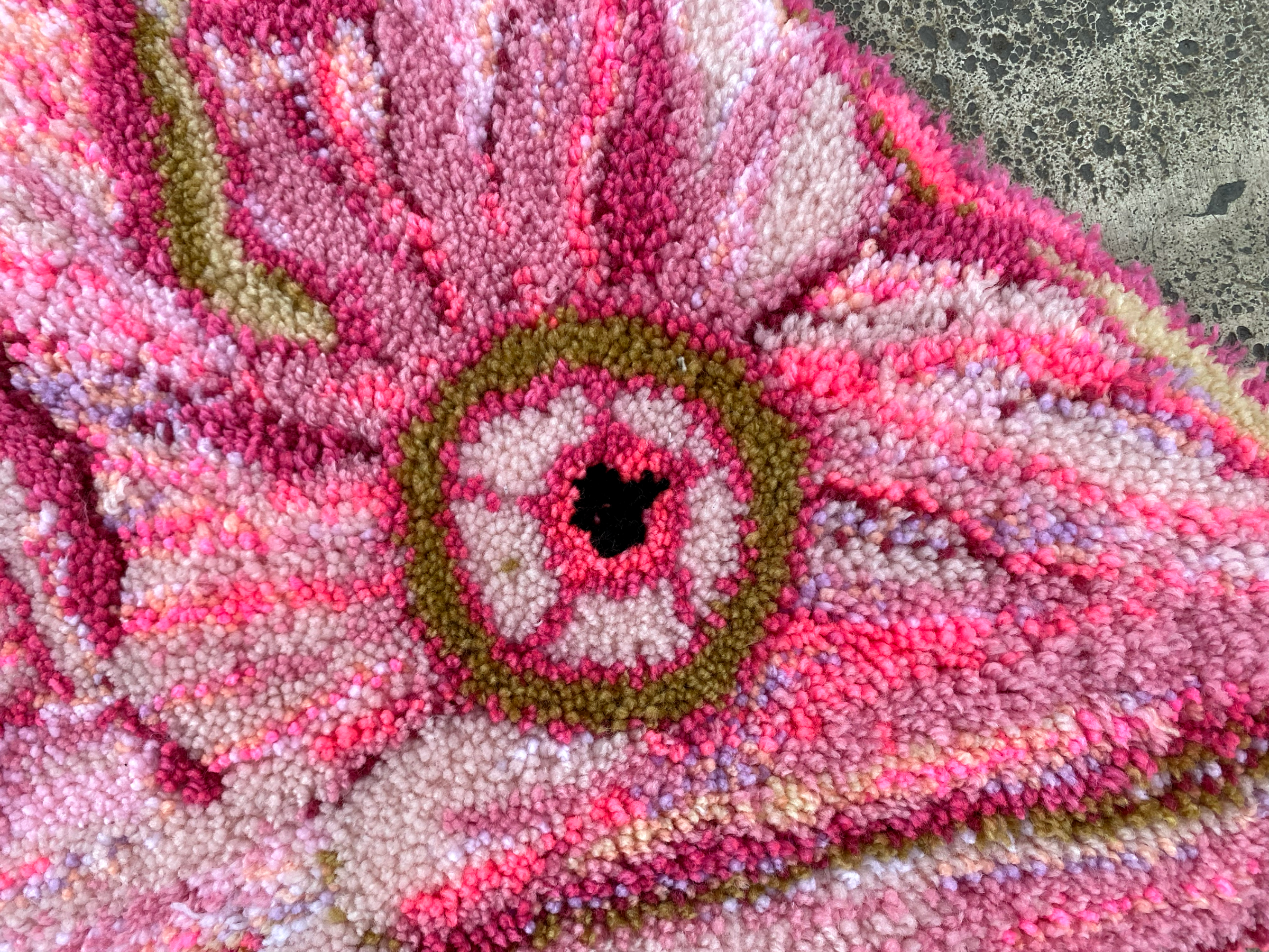 Mama Chameleon - Wholesale Area Rug - Elly back7