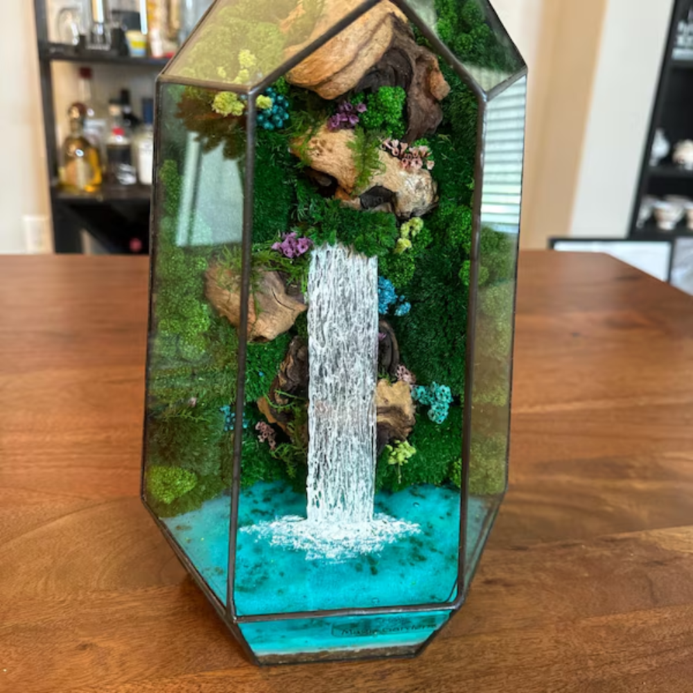 Moderny - Wholesale Terrarium - Moss Prism Terrarium3