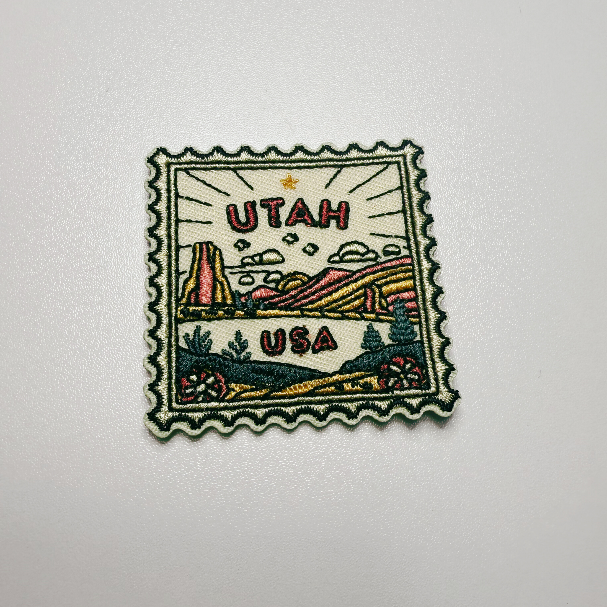 TEELUX - Vendita all'ingrosso Toppe - Toppa ricamata per cappello "Utah Stamp" da 2"3