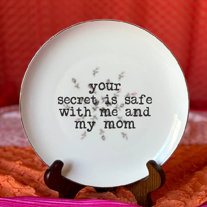 Platos Reciclados Divertidos, El Secreto Está Seguro Mamá, Tienda de Regalos para venta al por mayor de pretty little creeps