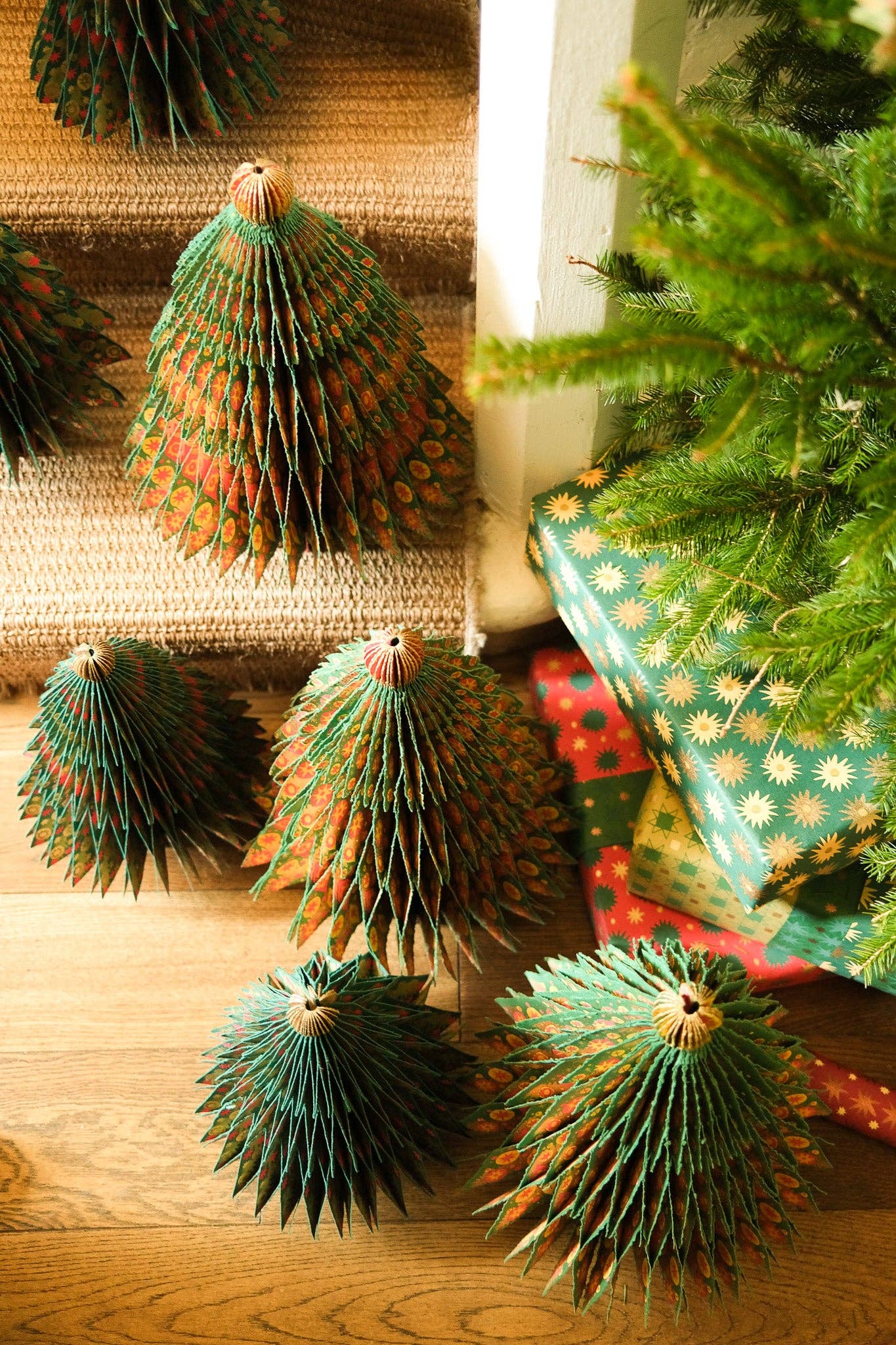 East End Press - Wholesale Christmas Decoration - Christmas Tree Honeycomb19