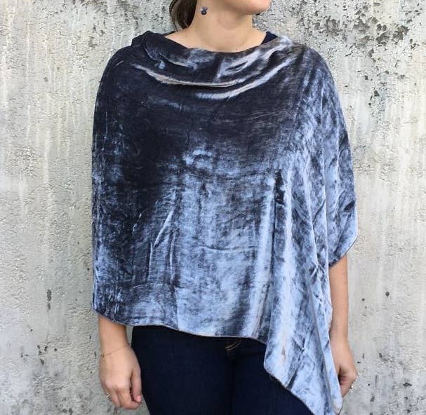 Dana Herbert - Vente Poncho – femme - Poncho en velours de soie fait main à Portland6