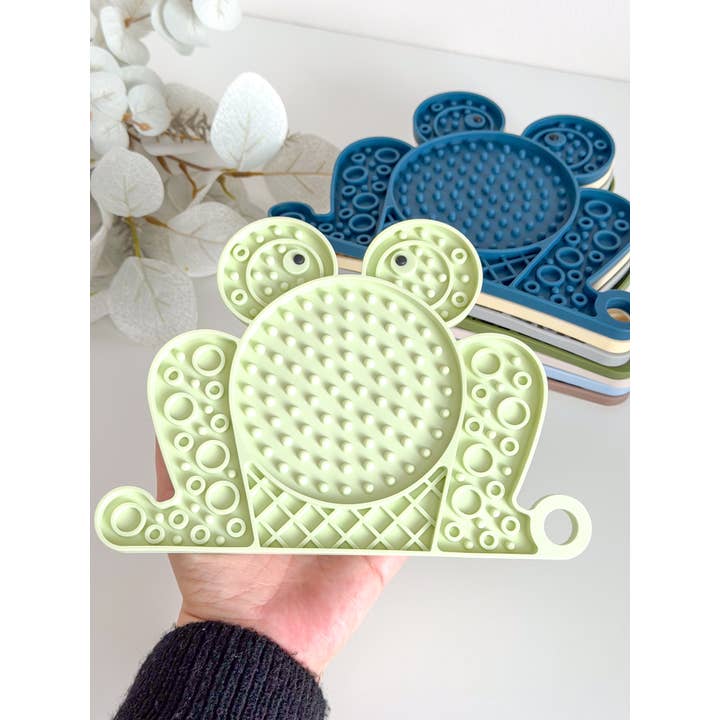 Doggotique - Wholesale Pet Food Mat - Dog - Frog licking mat, feeding mat for small dogs and cats6