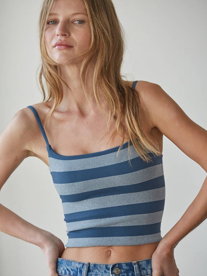 S1304N | Gebreide Gestreepte Naadloze Cami Bandjes Omkeerbare Top voor wholesale door By Together