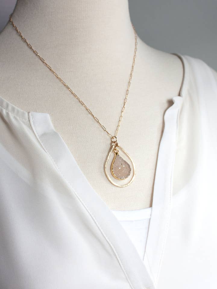 Collana Della Druzy a Goccia per la vendita all'ingrosso da parte di Pure Indigo Design