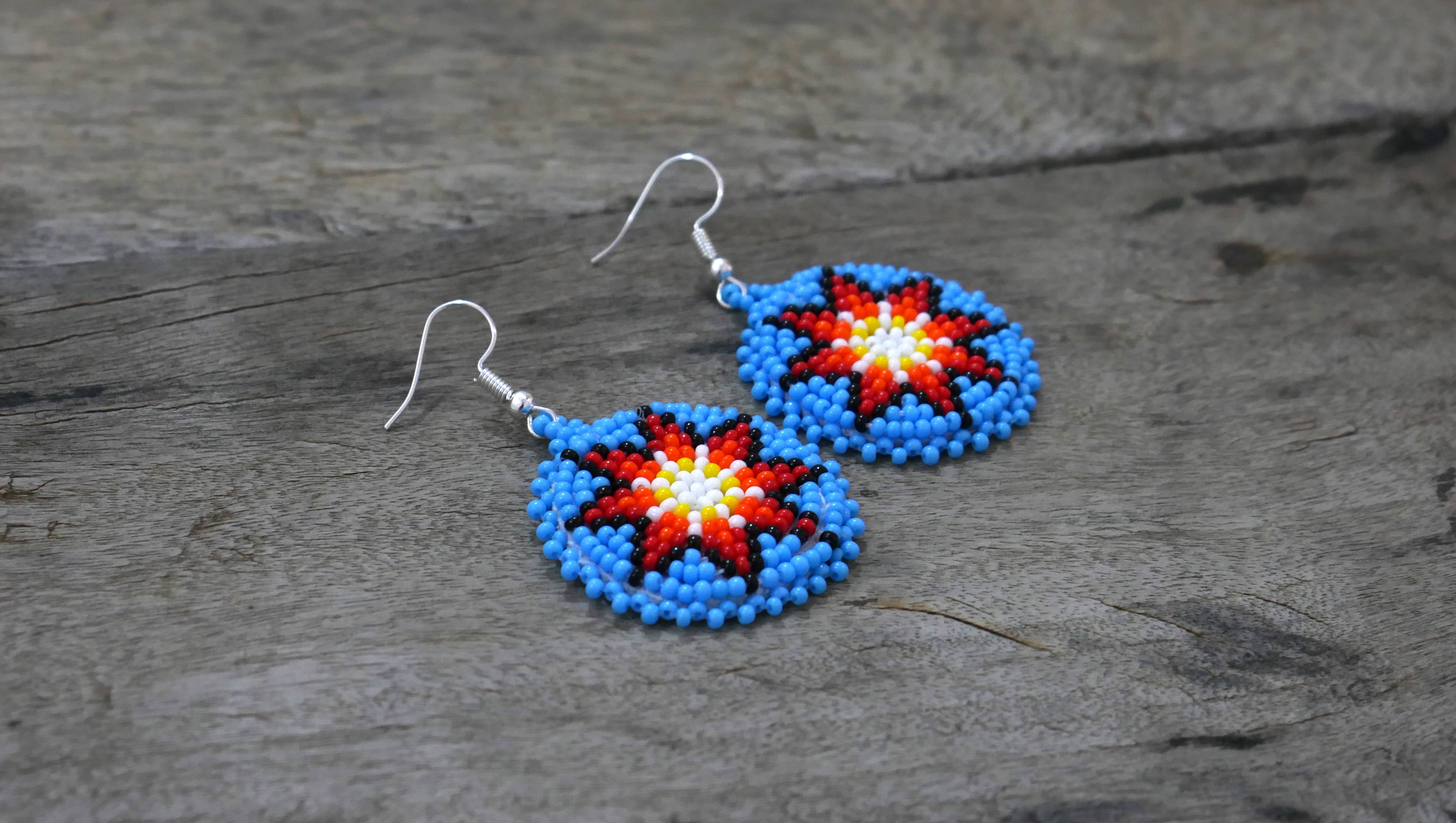 KANGURAH - Vente Parures de bijoux - Médaillons en forme d'étoile du matin perlée de style amérindien6