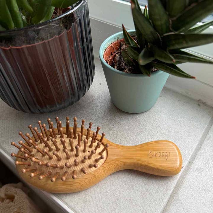 &Keep – wholesale Hair brush/comb – &Keep Mini Bamboo Hair Brush2