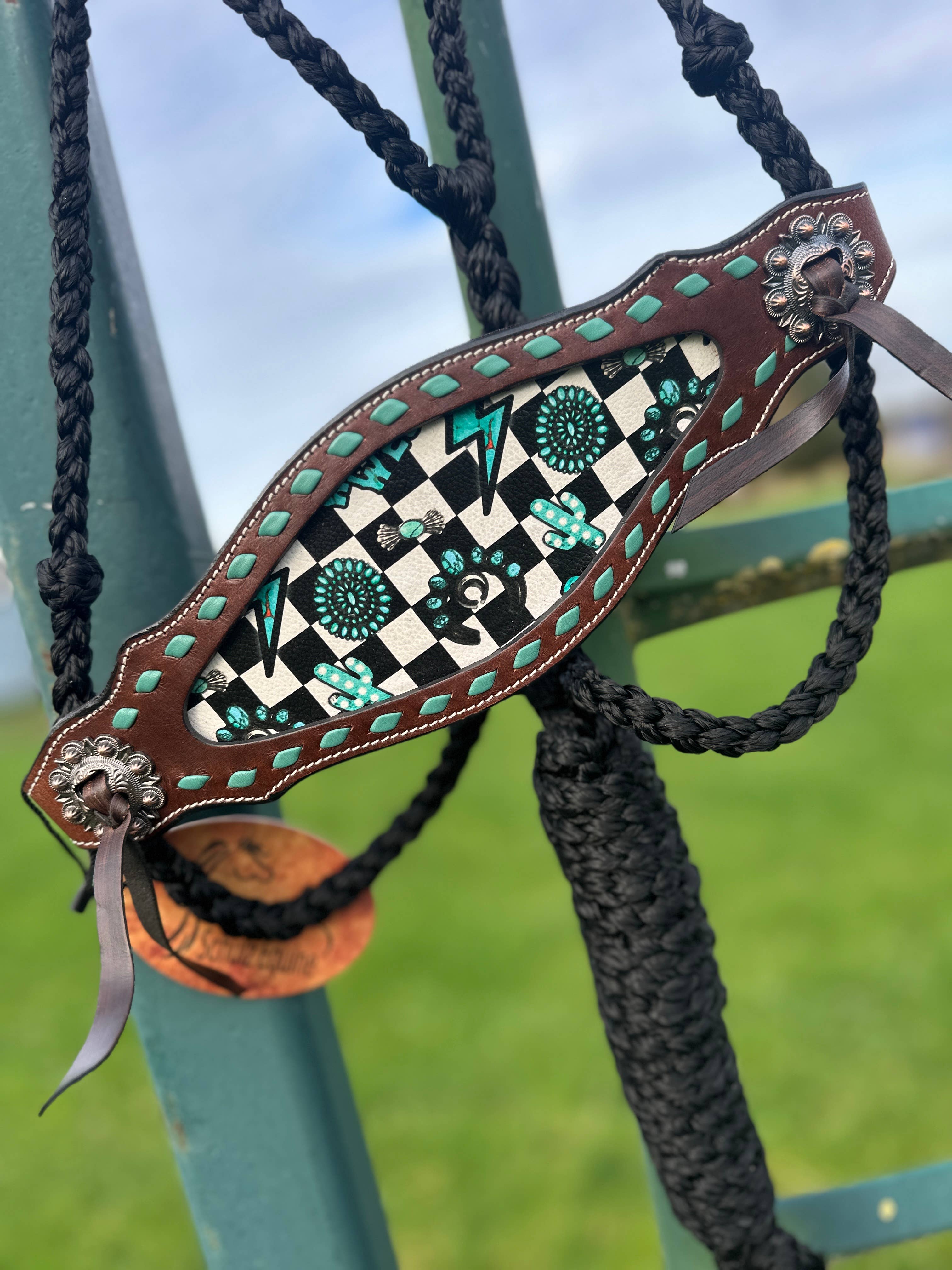 Schulz Equine – wholesale Ridutrustning – Flätat repgrimma i mule tape-stil med grimskaft27