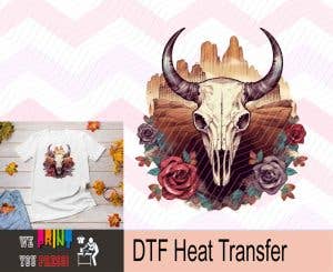 DTF Tee - Vente Transfert pour sublimation - Taureau soulevant un crâne de taureau, style occidental, DTF0