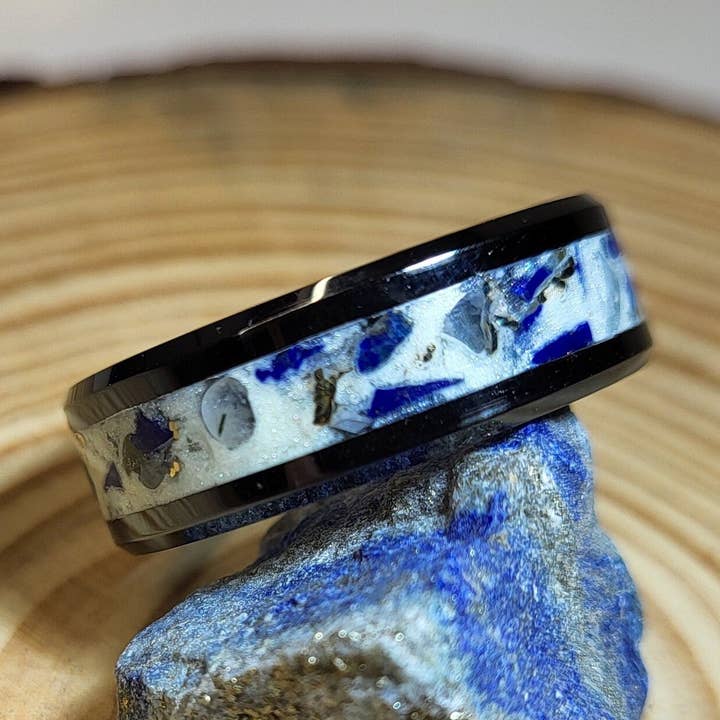 Svart Keramisk Inlay Ring med Lapis Lazuli och Månsten för wholesale av Natural Evolution Design