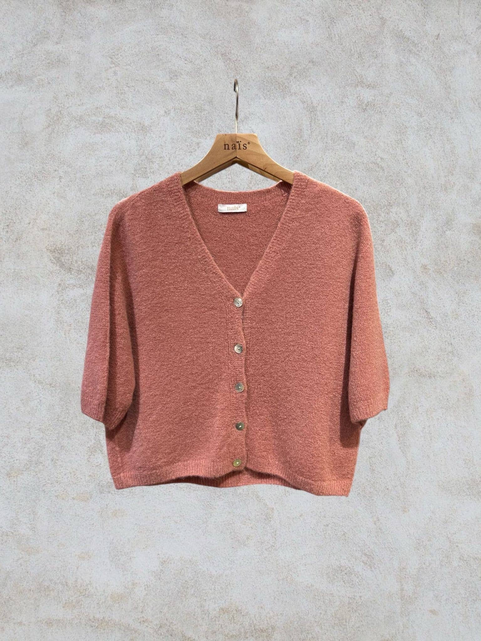 NAÏS PARIS - Wholesale Cardigan - Dames - V-hals cardigan met knopen en 3/4 mouwen van alpaca en wol19