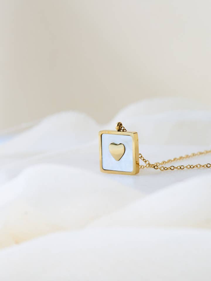 Heart Necklace White Shell Heart Pendant Necklace for wholesale by Pristti Design