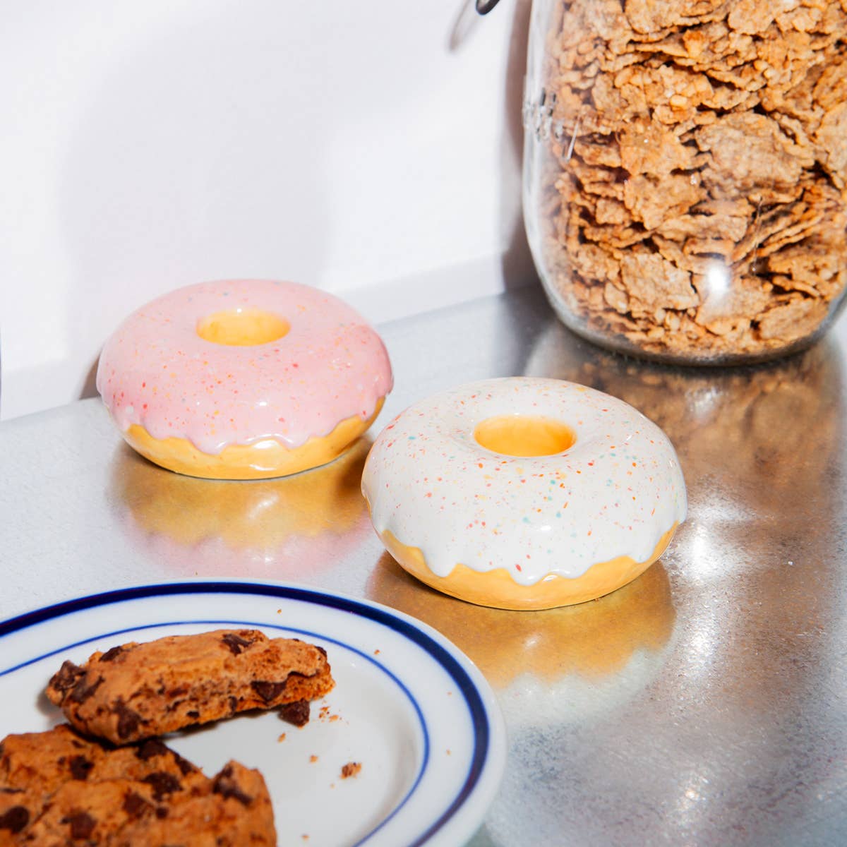 Until Pty Ltd - Wholesale Candle holder - DOIY Fast Food Candle Holder Donut White3