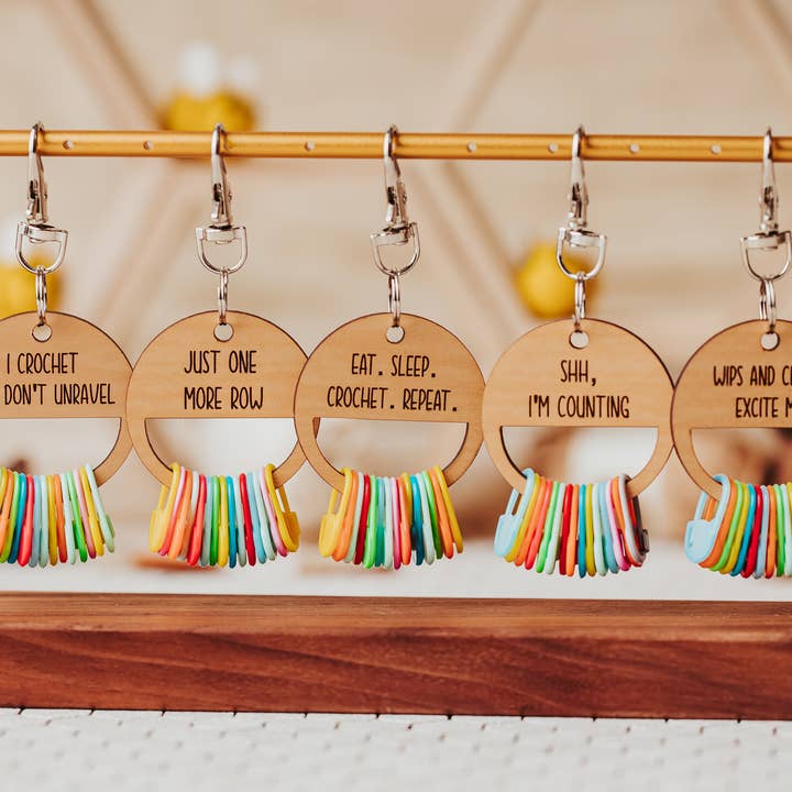 Loops & Bee - Wholesale Knitting/Crochet Supplies - Stitch Marker Holder Keychain2