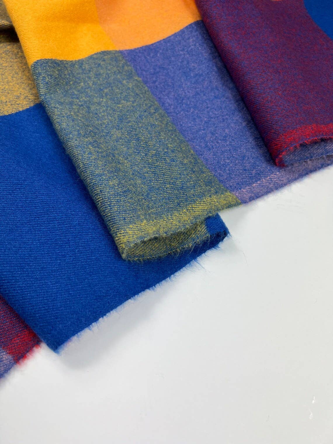 London Scarves - Wholesale Scarf - Women's - Classic colourful mini check scarf with tassels13